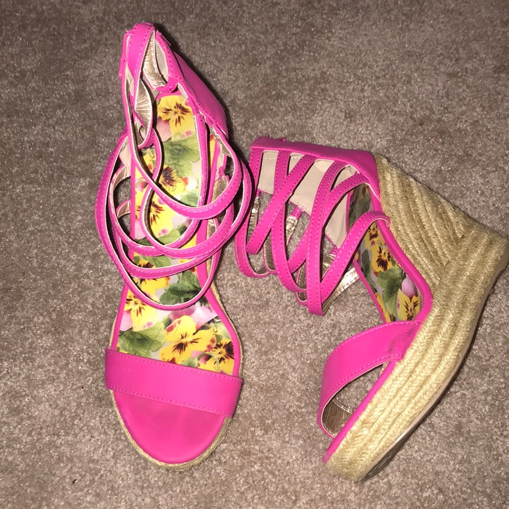 Pink wedges